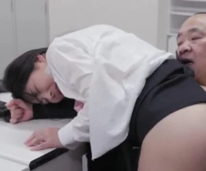 XXX với gã đồng nghiệp