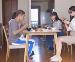 Chị gái thèm cặc bú thằng em lên nóc nhà Chị gái thèm cặc bú thằng em lên nóc nhà