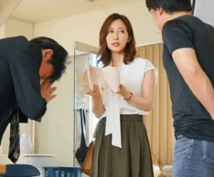 Vợ đi làm mẫu ảnh rồi bị hiếp