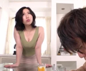Bà dì nứng lồn tìm thằng cháu để gạ gẫm
