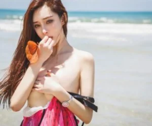 Bỏng mắt với cô gái Youmi táo bạo Bỏng mắt với cô gái Youmi táo bạo