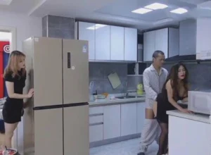 Con dâu “thèm” khi thường xuyên thấy cảnh bố mẹ chồng làm tình Con dâu “thèm” khi thường xuyên thấy cảnh bố mẹ chồng làm tình