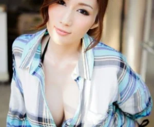 Julia nóng bỏng ngọt ngào trên chiếc xe khách Julia nóng bỏng ngọt ngào trên chiếc xe khách