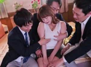 Mẹ trẻ đơn thân xinh đẹp bị đám bạn học của con trai cưỡng hiếp Mẹ trẻ đơn thân xinh đẹp bị đám bạn học của con trai cưỡng hiếp