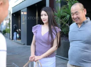 Thấy vợ của nhân viên đẹp quá, sếp lại có sở thích địt vợ người khác nên đã… Thấy vợ của nhân viên đẹp quá, sếp lại có sở thích địt vợ người khác nên đã…
