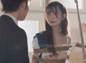Nữ sinh tỏ tình với thầy giáo đẹp trai nào ngờ hắn ta lại là kẻ thích chơi trò bạo dâm